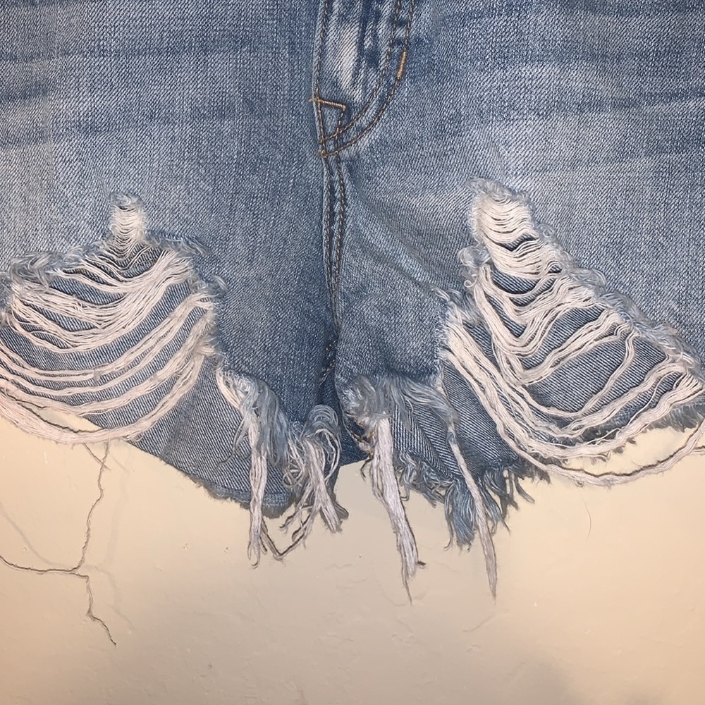 Kancan High-Rise Chew Hem Blue Jean Denim Shorts Womens S View 2